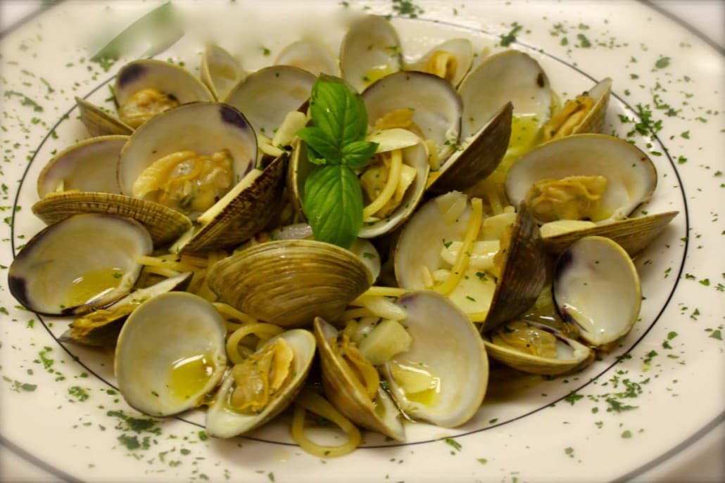 LINGUINE WHITE CLAM SAUCE